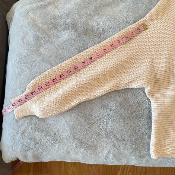 NWT CHYRII V Balloon Sleeve Sweater - Picture 10 of 14